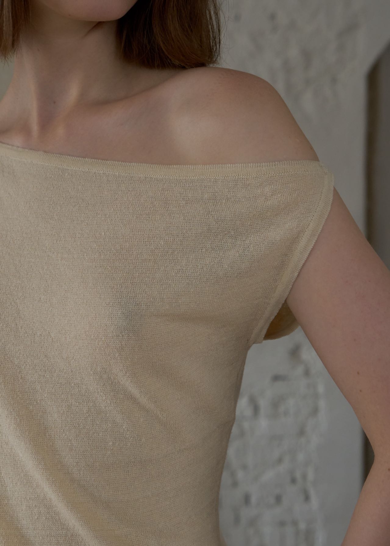 Unbal Off-Shoulder Knit