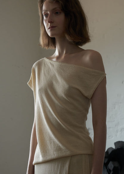 Unbal Off-Shoulder Knit